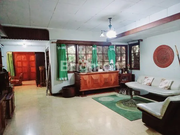 image JARANG ADA RUMAH ESTETIK 2 LANTAI VIEW BANDUNG LOKASI STRATEGIS SEBELAH LAPANGAN GOLF DAGO DI SAYAP DAGO BANDUNG COCOK UNTUK CAFE, GUEST HOUSE, HUNIAN, KANTOR ATAU INVESTASI (3)