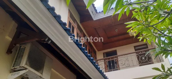 image DIJUAL RUMAH KLASIK MODERN 2LT JL KERTA DALAM SIDEKARYA DENPASAR SELATAN (6)