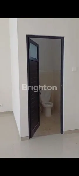 image SOHO 2 LANTAI,BAGUS UNTUK USAHA DAN KANTOR TENGAH KOTA DENGAN PARKIRAN LUAS (7)