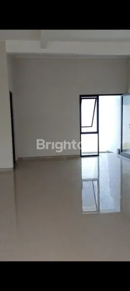 image SOHO 2 LANTAI,BAGUS UNTUK USAHA DAN KANTOR TENGAH KOTA DENGAN PARKIRAN LUAS (2)