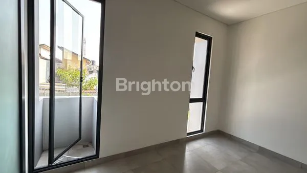 image DISEWAKAN RUMAH BARU DI YUTHICA (6)