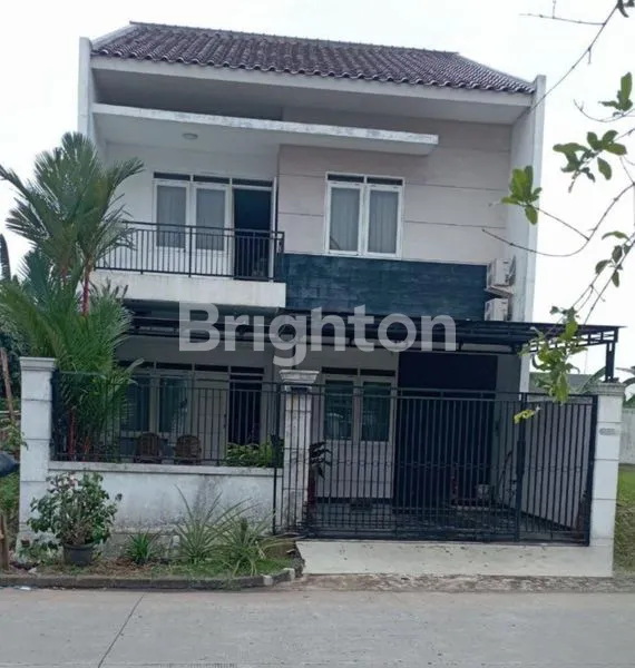 image RUMAH 2 LANTAI 3 KT LANGSUNG HUNI 10 MENIT KE MALL KARAWACI (1)