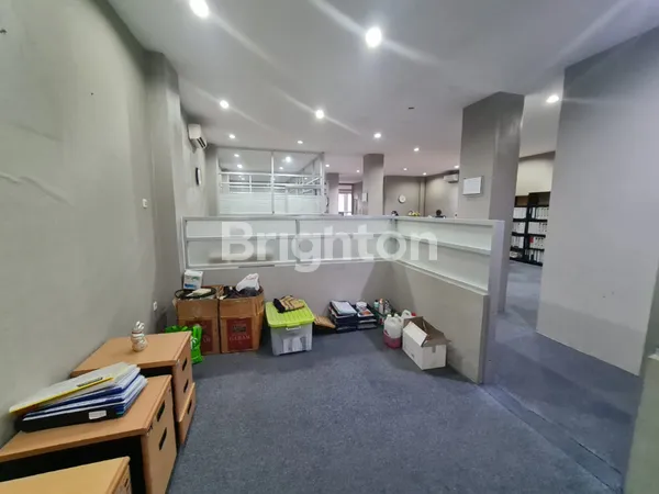 image DISEWAKAN GEDUNG NOL JALAN RAYA KEDUNG COWEK (1)