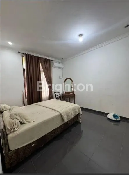 image FOR SALE – LUXURY HOUSE AT KEMANG PRATAMA, BEKASI PRIME LOCATION • SPACIOUS • EXCLUSIVE NEIGHBORHOOD  (5)