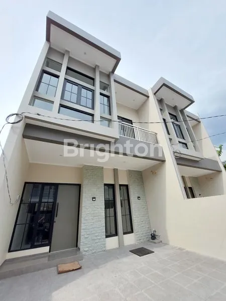 image RUMAH BARU 2 LANTAI PERUMAHAN WISMA MUKTI - KLAMPIS JAYA, SURABAYA TIMUR. STRATEGIS DEKAT RAYA MERR - ARIEF RAHMAN HAKIM - KERTAJAYA INDAH - MANYAR KERTOARJO - DHARMAHUSADA INDAH - GALAXY MALL - KAMPUS UNAIR, DLL. (1)