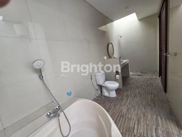 image VILLA EKSKLUSIF DENGAN SENTUHAN MODERN DAN FASILITAS LENGKAP DIKAWASAN KEROBOKAN  (7)