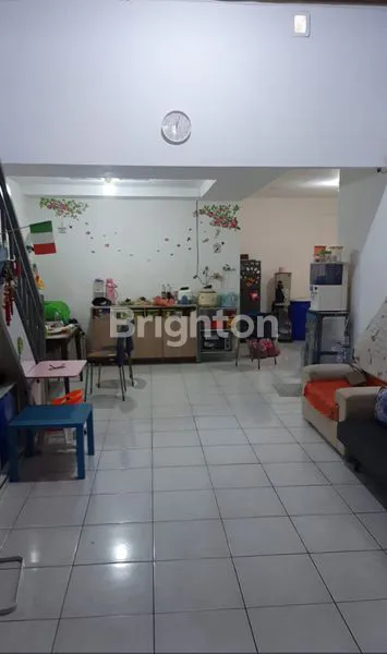 image RUMAH 1,5 LANTAI DI SEMANAN, JAKARTA BARAT (1)