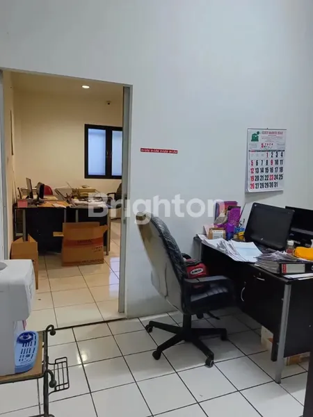 image RUKO SIAP PAKAI NGAGEL JAYA 4 LANTAI AREA KOMERSIAL COCOK USAHA STRATEGIS (2)