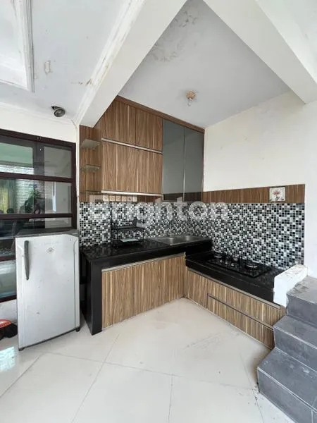 image RUMAH CLUSTER MEWAH FULLY FURNISHED DI TIRTAMAYA RESIDENCE GENTAN (6)