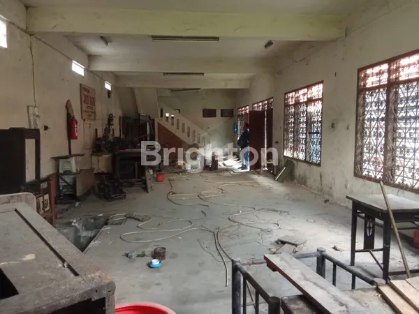 image JUAL CEPAT! RUMAH HITUNG TANAH JALAN RANGKAH DEKAT PUSAT KOTA SURABAYA BRONGGALAN PLOSO KALIJUDAN KAZA MALL KAPAS KRAMPUNG TAMBAKSARI MERR KENJERAN (4)