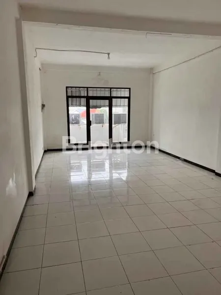 image RUKO SIAP PAKAI KLAMPIS SQUARE 3 LANTAI COCOK USAHA, KANTOR STRATEGIS DEKAT MERR (2)