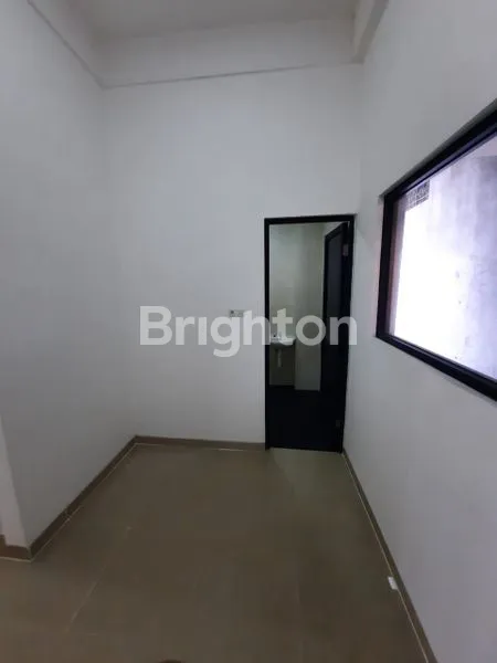 image RUKO BARU 3 LANTAI, LOKASI STRATEGIS SURABAYA (4)