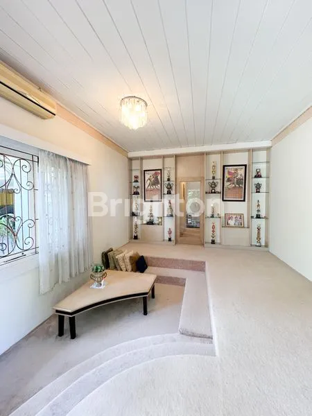 image RUMAH VILLA MEWAH CANTIK SIAP HUNI DI SETIABUDI, EKSKLUSIF AREA  (7)