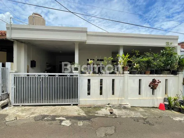 image RUMAH DI TENGAH KOTA DI PERUMAHAN YANG NYAMAN  (1)