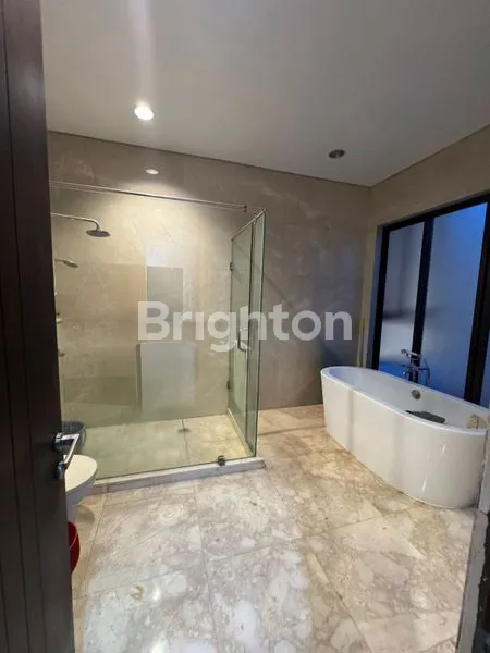 image RUMAH MEWAH LT 300 DI DE PARK BSD (7)