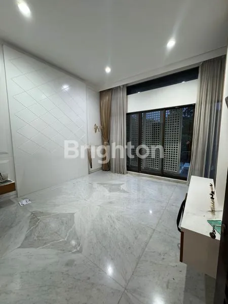 image RUMAH MEWAH LT 300 DI DE PARK BSD (6)
