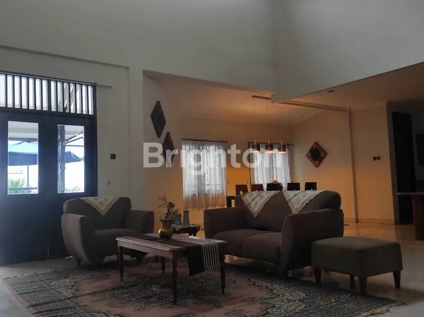 image RUMAH MEWAH PERMATA HIJAU 680M² SIAP HUNI (1)