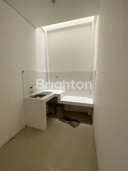 image RUMAH KUTISARI MINIMALIS 2 LANTAI FULL BANGUNAN, SIAP HUNI, DEKAT KE KAMPUS PETRA, LINGKUNGAN TENANG DAN NYAMAN  (4)