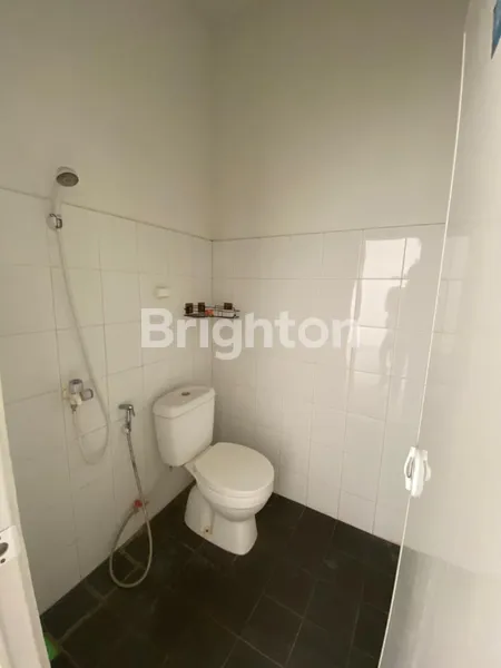 image RUMAH KUTISARI MINIMALIS 2 LANTAI FULL BANGUNAN, SIAP HUNI, DEKAT KE KAMPUS PETRA, LINGKUNGAN TENANG DAN NYAMAN  (6)