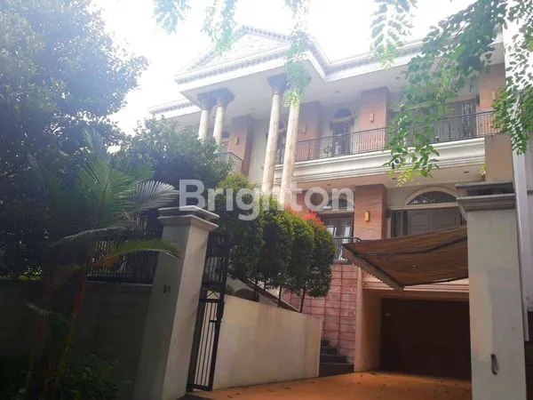 image RUMAH HOOK MEWAH 3 LANTAI DI KELAPA GADING (4)