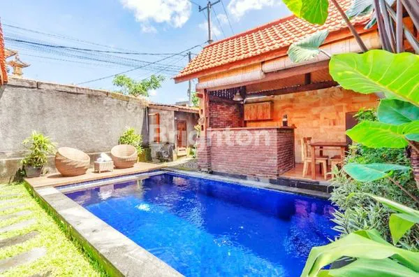 image RUMAH MEWAH FULL FURNISHED & PRIVATE POOL DI CANGGU - LOKASI PARIWISATA & PREMIUM DI KUTA UTARA (2)