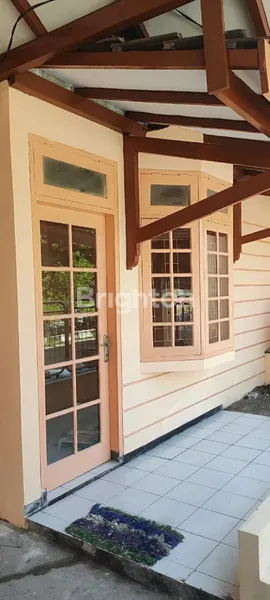 image SIAP HUNI RUMAH RUNGKUT ASRI TENGAH, HADAP TERFAVORIT, DEKAT KAMPUS UPN DAN MERR  (2)
