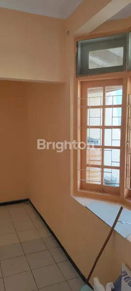 image SIAP HUNI RUMAH RUNGKUT ASRI TENGAH, HADAP TERFAVORIT, DEKAT KAMPUS UPN DAN MERR  (5)