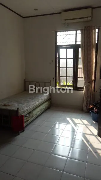 image JUAL RUMAH LUAS DAN NYAMAN DI LOKASI STRATEGIS (6)