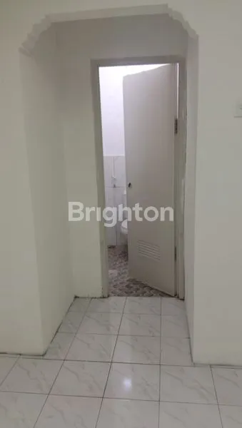 image JUAL RUMAH MUNGIL, CANTIK DAN TERAWAT, BISA UNTUK KANTOR, DITEPI JALAN RAYA UTAMA DI LOKASI STRATEGIS (7)