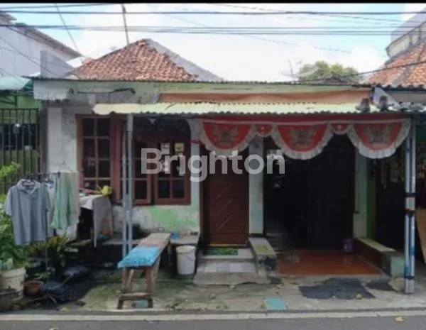 RUMAH LAMA STRATEGIS DI BENDUNGAN HILIR, LT 110M²