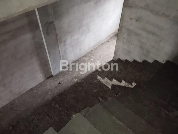 image RUKO STRATEGIS 3 LANTAI DI JALAN UTAMA  (3)