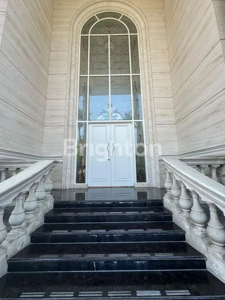 RUMAH MEWAH KLASIK SIAP HUNI DI VILLA BUKIT REGENCY