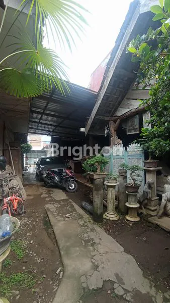 image DIJUAL RUMAH TUA 1.425 M² DI TENGAH KOTA KEDIRI (1)