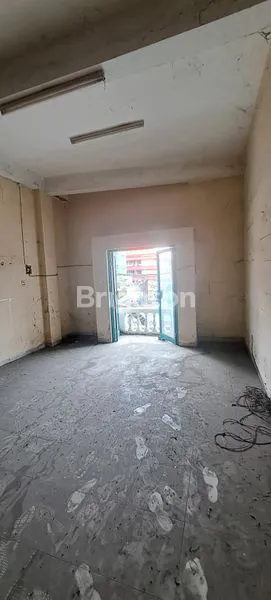 image RUKO JEBRES SQUARE (6)