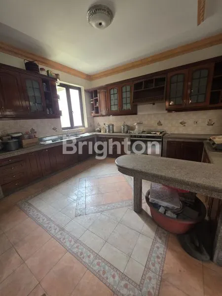 image RUMAH 2 LANTAI LT 660M² DI CEMPAKA PUTIH (3)