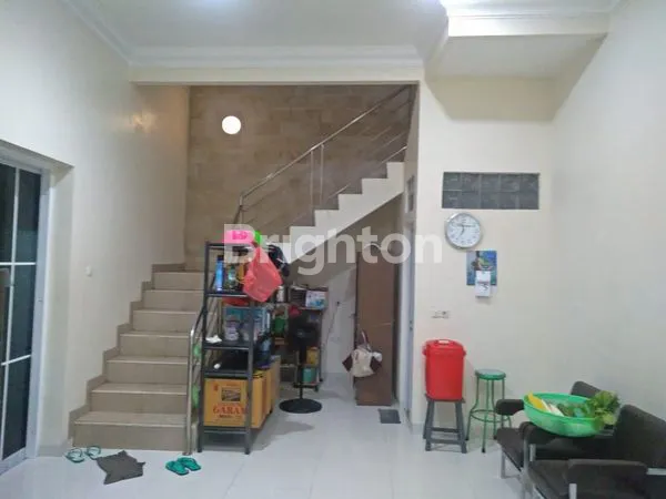 image RUMAH 2.5 LANTAI STRATEGIS DI TENGAH KOTA (5)
