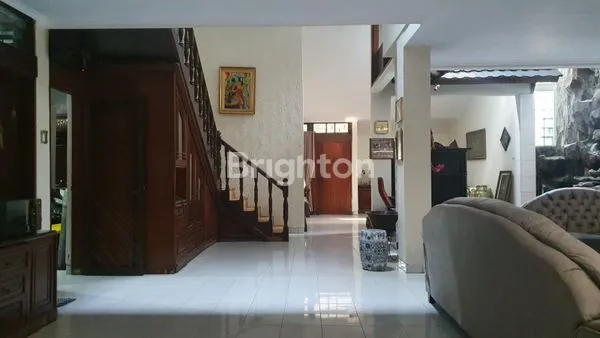 image RUMAH MEWAH 6+1 KT DI CEMPAKA PUTIH, SHM (6)
