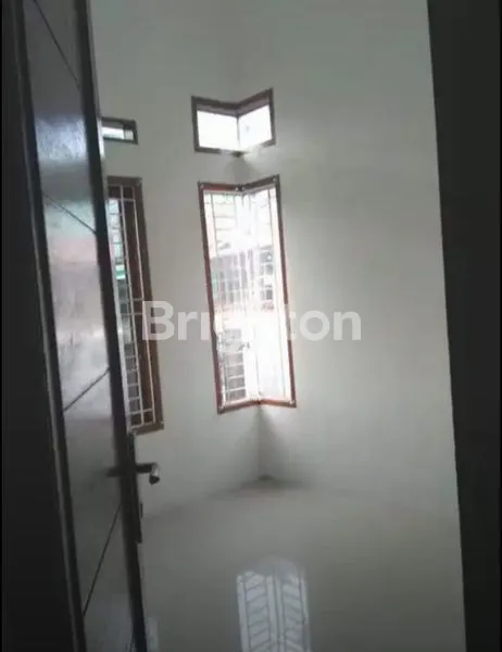 image RUMAH STRATEGIS HOEK, 2KT 2KM, CIPONDOH (2)