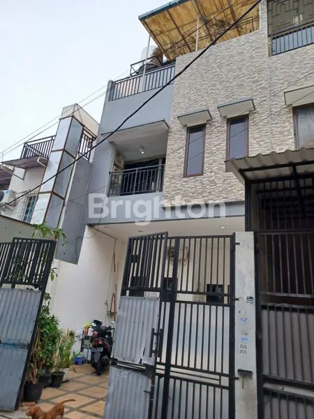 image RUMAH MINIMALIS DI JELAMBAR JAKARTA BARAT (1)