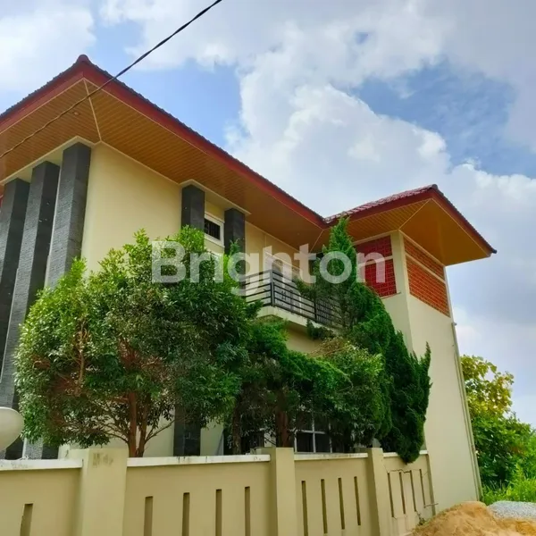 image DIJUAL RUMAH MEWAH ARENGKA LESTARI – PEKANBARU (5)