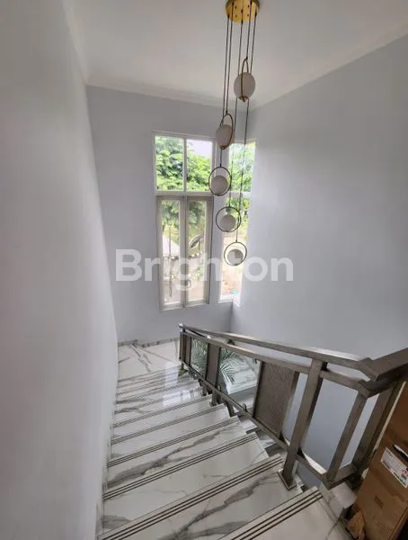 image RUMAH 3 LANTAI DI GRIYA PERMATA, JAKARTA BARAT (4)