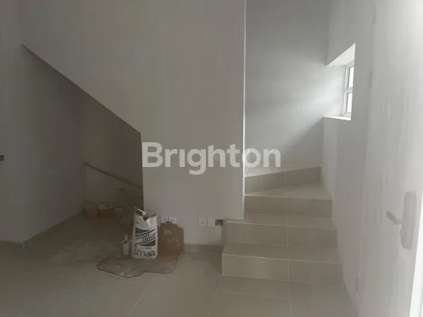 image SEWA KONTRAK RUMAH 2LANTAI WISATA BUKIT MAS CLUSTER PADDINGTON WIYUNG SURABAYA BARAT (4)