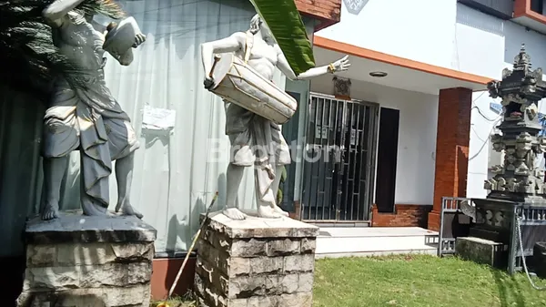 image DIJUAL/DISEWAKAN: RUKO 3 LANTAI MEWAH SIAP HUNI PINGGIR JALAN! INVESTASI EMAS DI JL. PADANG KARTIKA, DENPASAR (7)