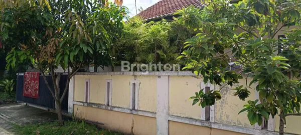 image RUMAH CANTIK 2 1/2 LANTAI DI KUNCIRAN TANGERANG (8)