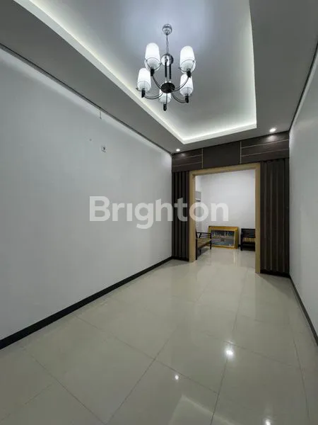 image SEWA RUMAH MEWAH 4 KAMAR DI JL. ADAM MALIK (4)