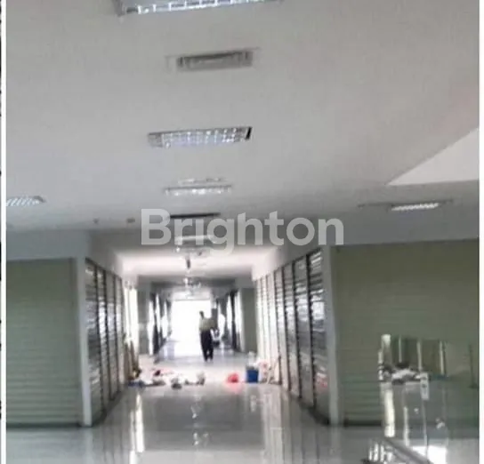 STAND FASHION MALL DIBAWAH HARGA PASAR