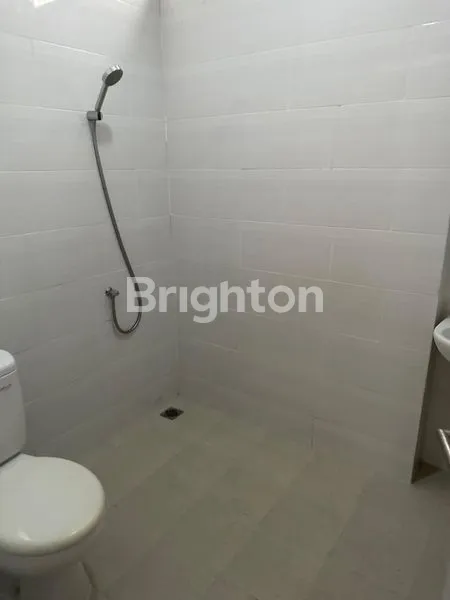 image RUMAH  BELUM PERNAH DITEMPAT, SIRKULASI UDARA YANG BAIK,  BEBAS BANJIR,  LOKASI TENANG DI CLUSTER CHERRYVILLE GRANDWISATA (5)