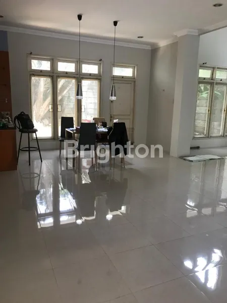image VILLA BUKIT INDAH 4KT+1 HGB SELATAN LOKASI DEPAN DEKAT PAKUWON MALL (2)