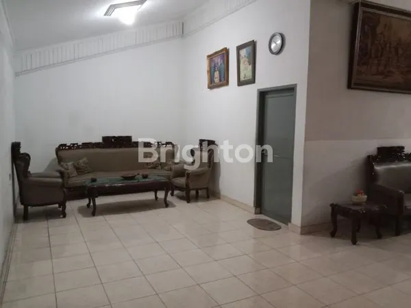 image RUMAH 2 LANTAI + 3 KIOS DI TANJUNG PRIOK (5)