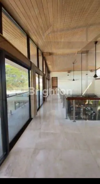 image VILLA PREMIUM MODERN TROPICAL JOGLO SANUR (8)